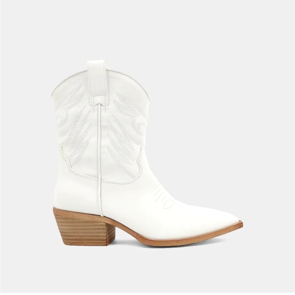 ShuShop NWOB White Western Ankle Boots size 6.5